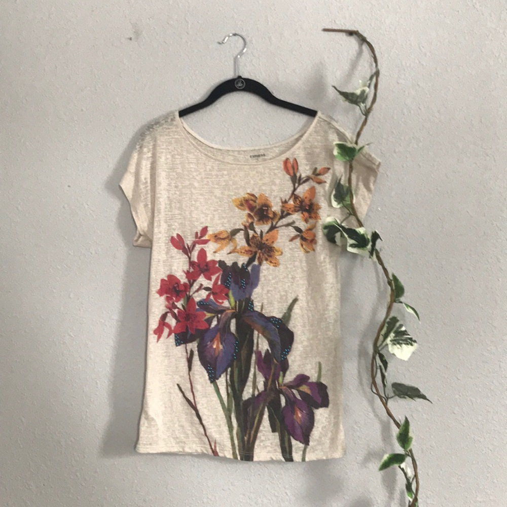 Express Floral Graphic T-shirt Size M